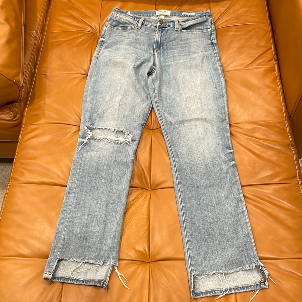 Frame le high straight raw step hem light wash Jeffrey size 26